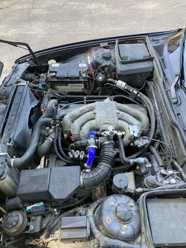 Продам BMW E34 525.