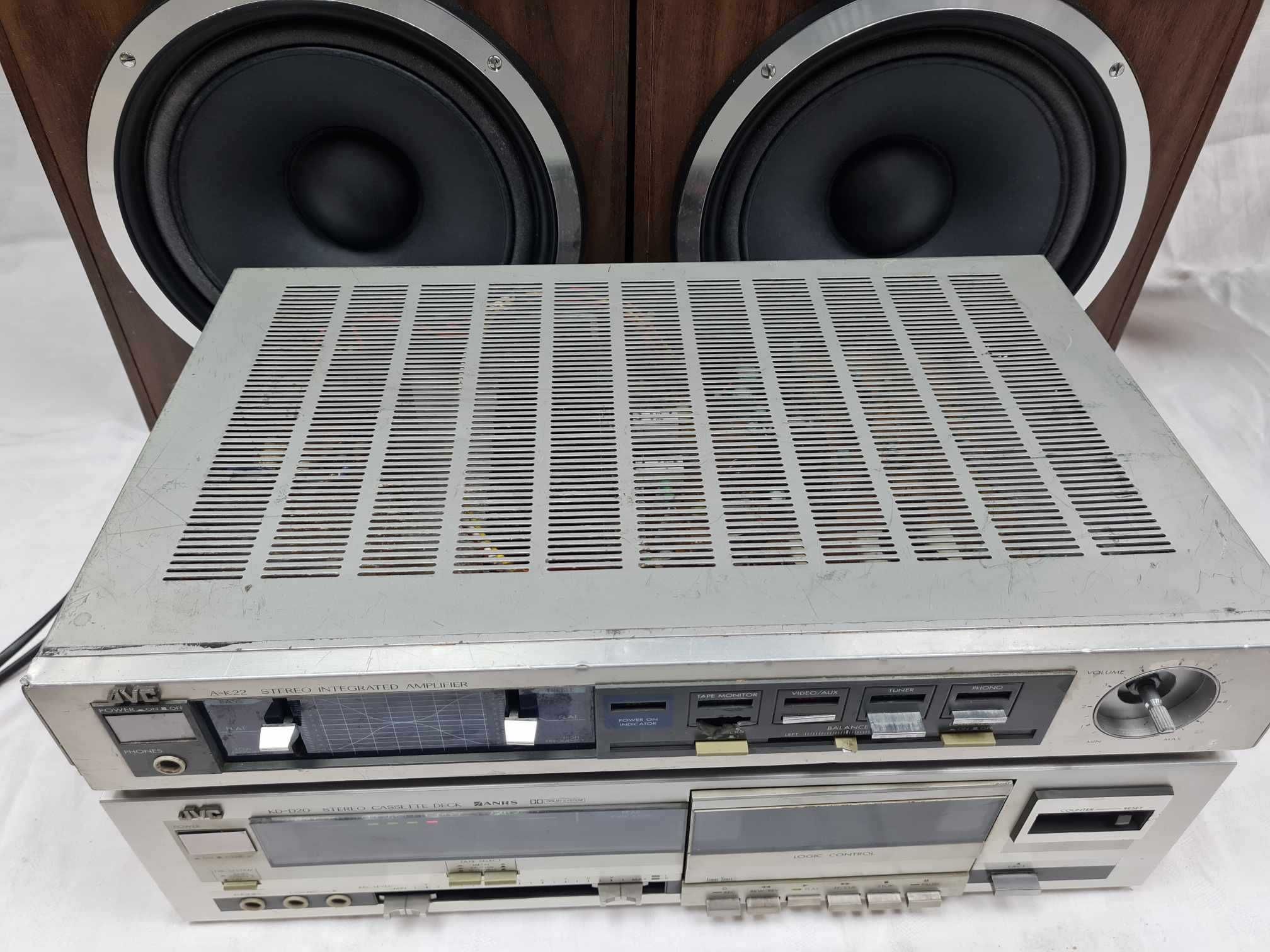 Magnetofon JVC KD-D20 + wzmacniacz JVC A-K22