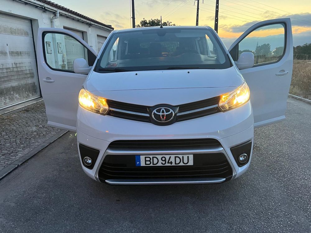 Toyota proace de 9 lugares homolgada para transportes de crianças