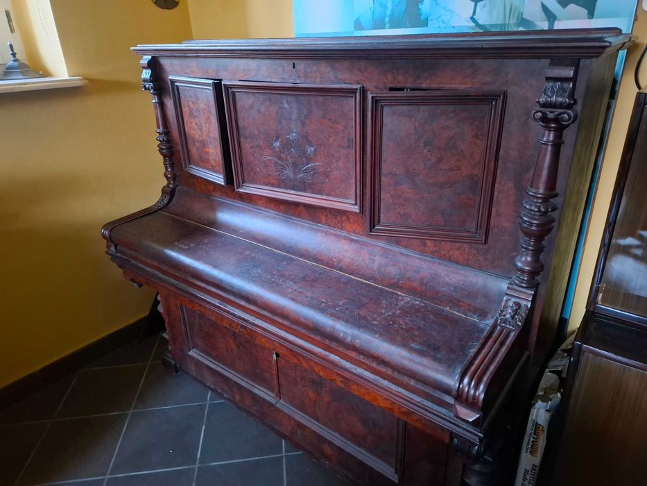 Barek - pianino zabytkowe przedwojenne