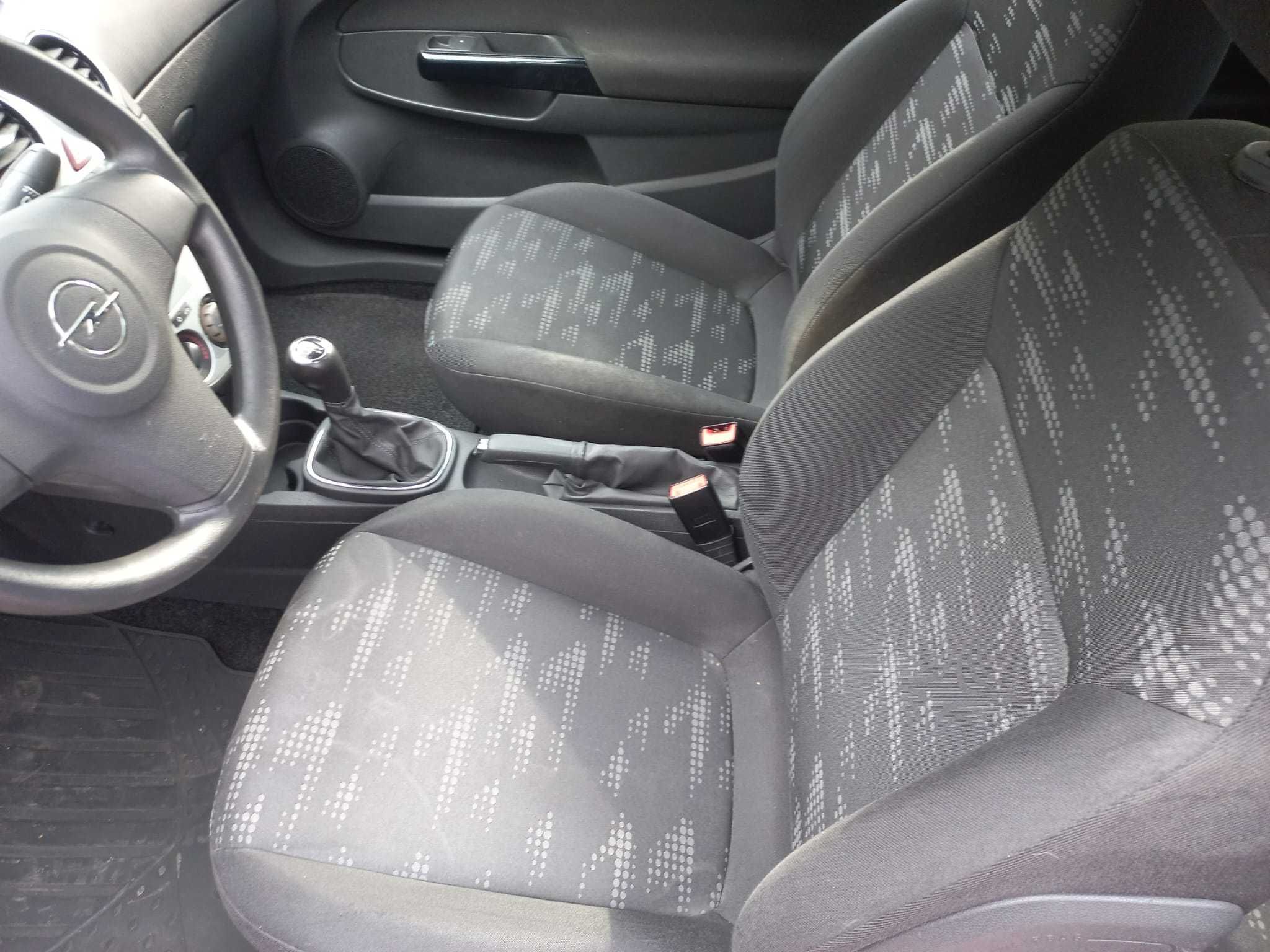 Opel Corsa D 1,4 benzyna