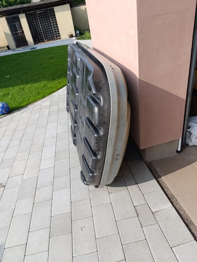 Багажник на автомобіль,