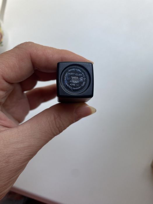 Помада губная матовая