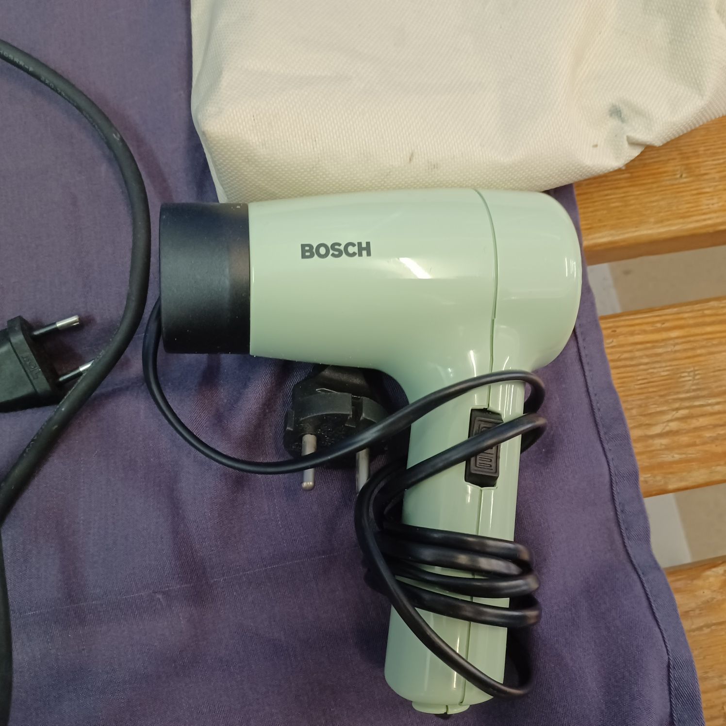Secadores e alisadores de cabelo Philips / Bosch
