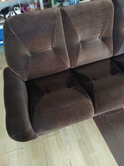 Sofá cama castanho de 3 lugares