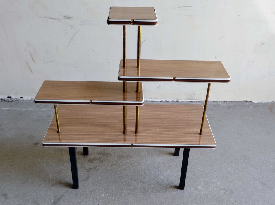 Kaskadowy kwietnik, patyczak.Lata 60