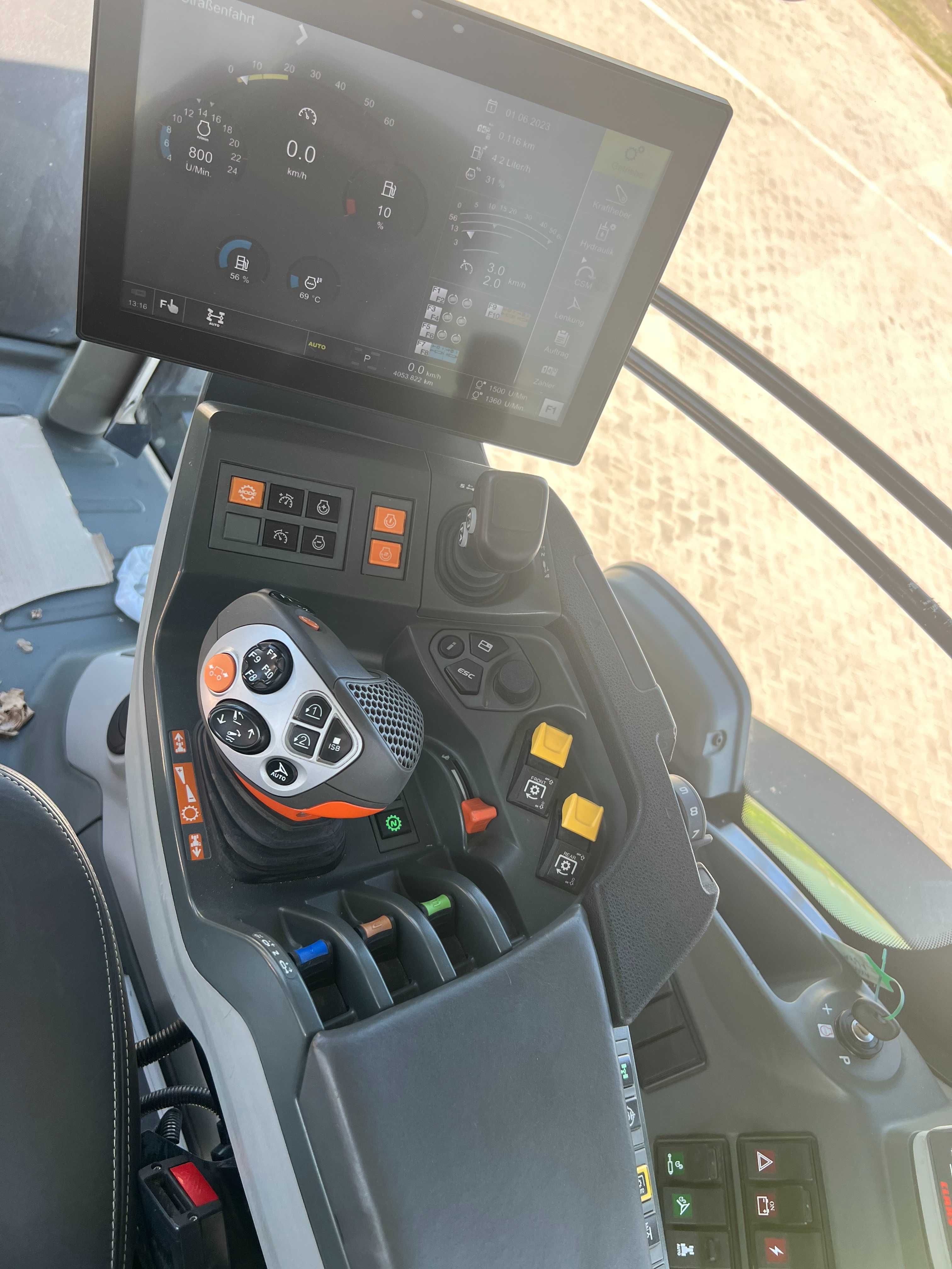 Трактор CLAAS Axion 870