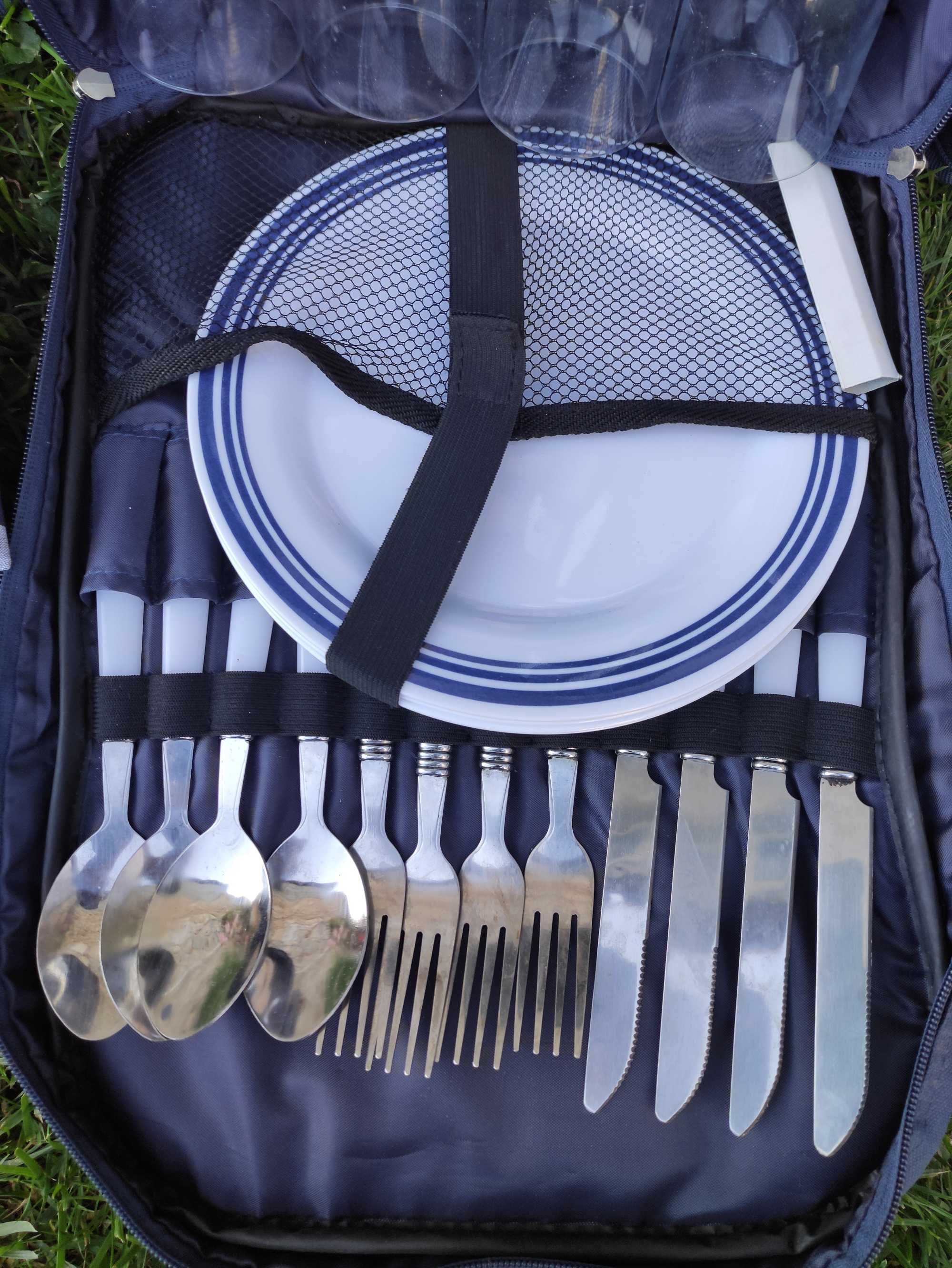 Plecak piknikowy termiczny z wyposażeniem