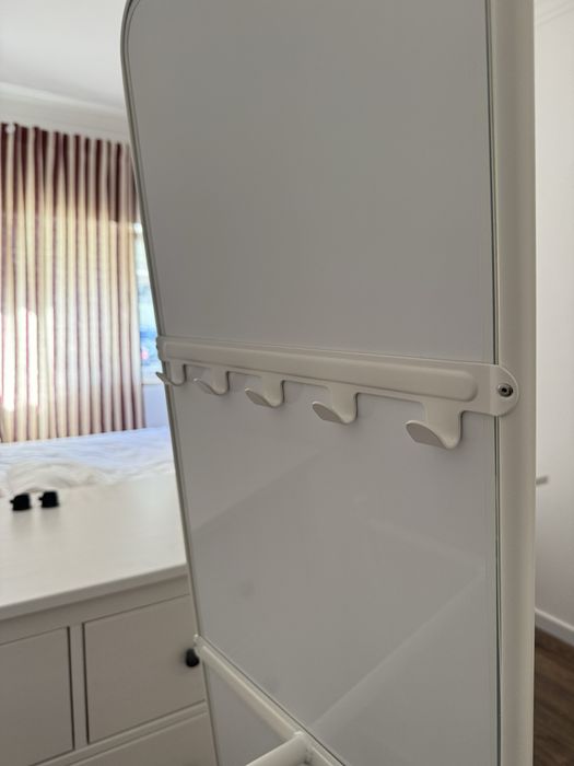 Espelho de quarto - IKEA
