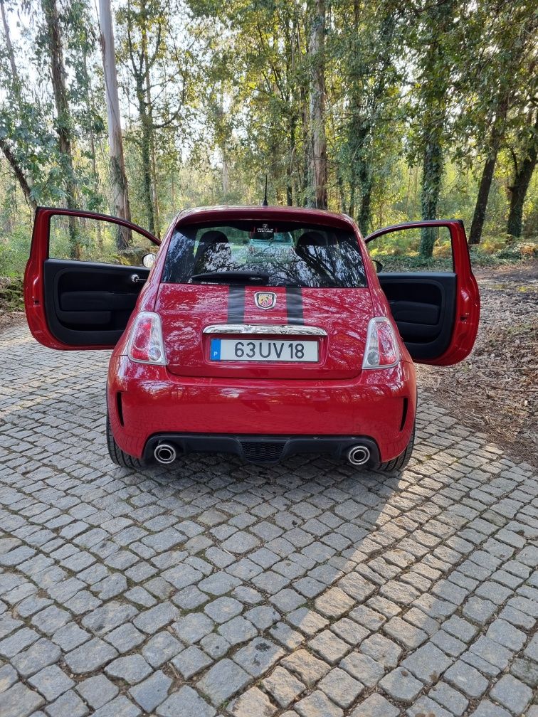 Fiat 500 abarth.