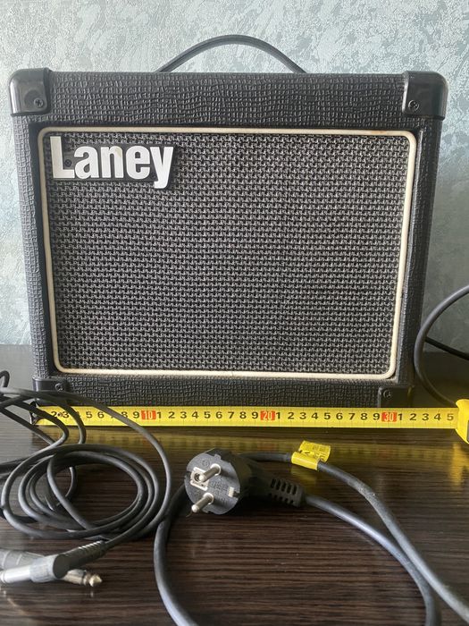 Комбоусилитель для электрогитары Laney LG 12