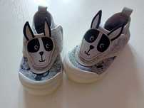 Kapcie/buty pieski 22
