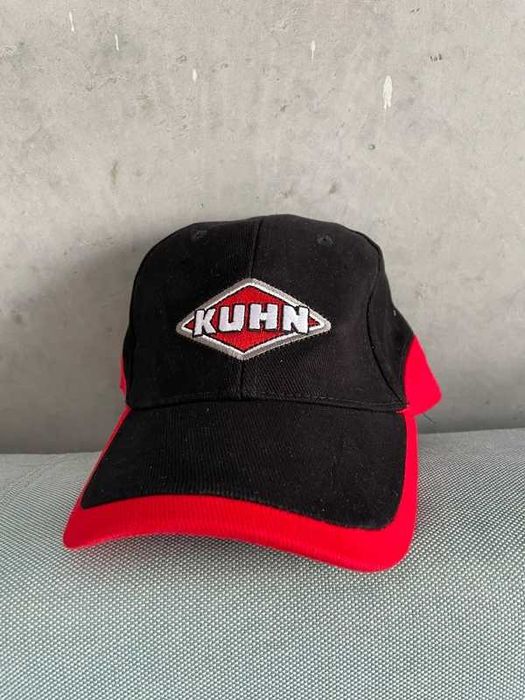 Czapka z daszkiem KUHN + smycz