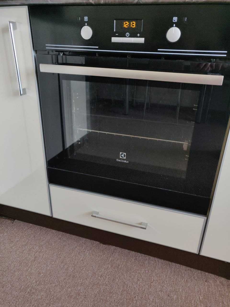 Електродуховка Electrolux стан нової! Духова шафа з грилем, конвекцією