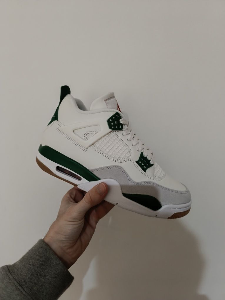 Air Jordan 4 SB Pine Green 38.5