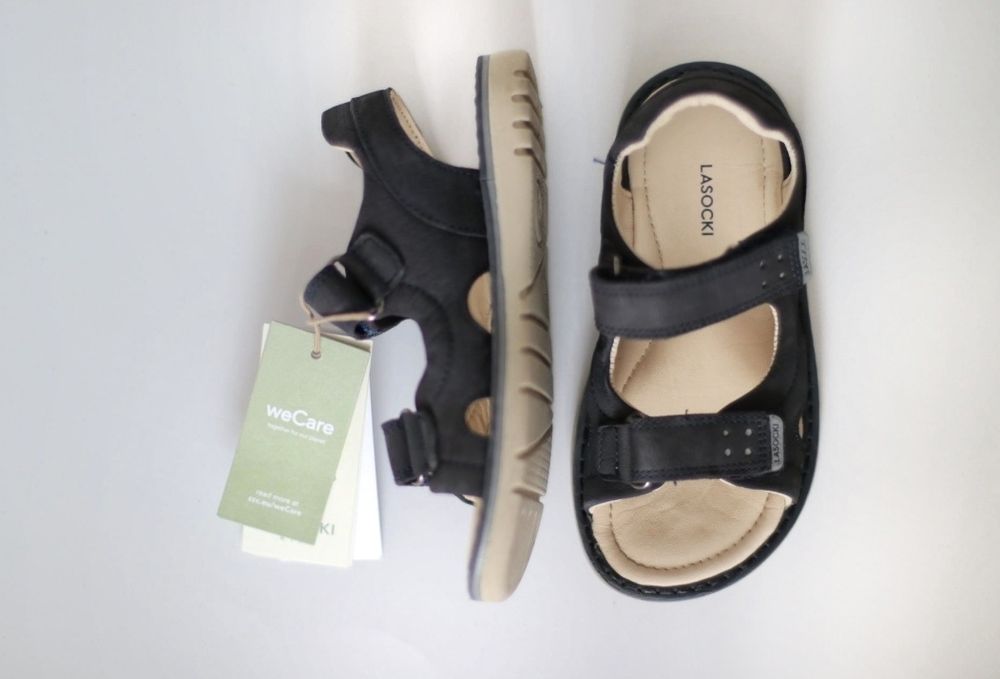 Sneakersy, śniegowce, buty zimowe, kalosze, sandały