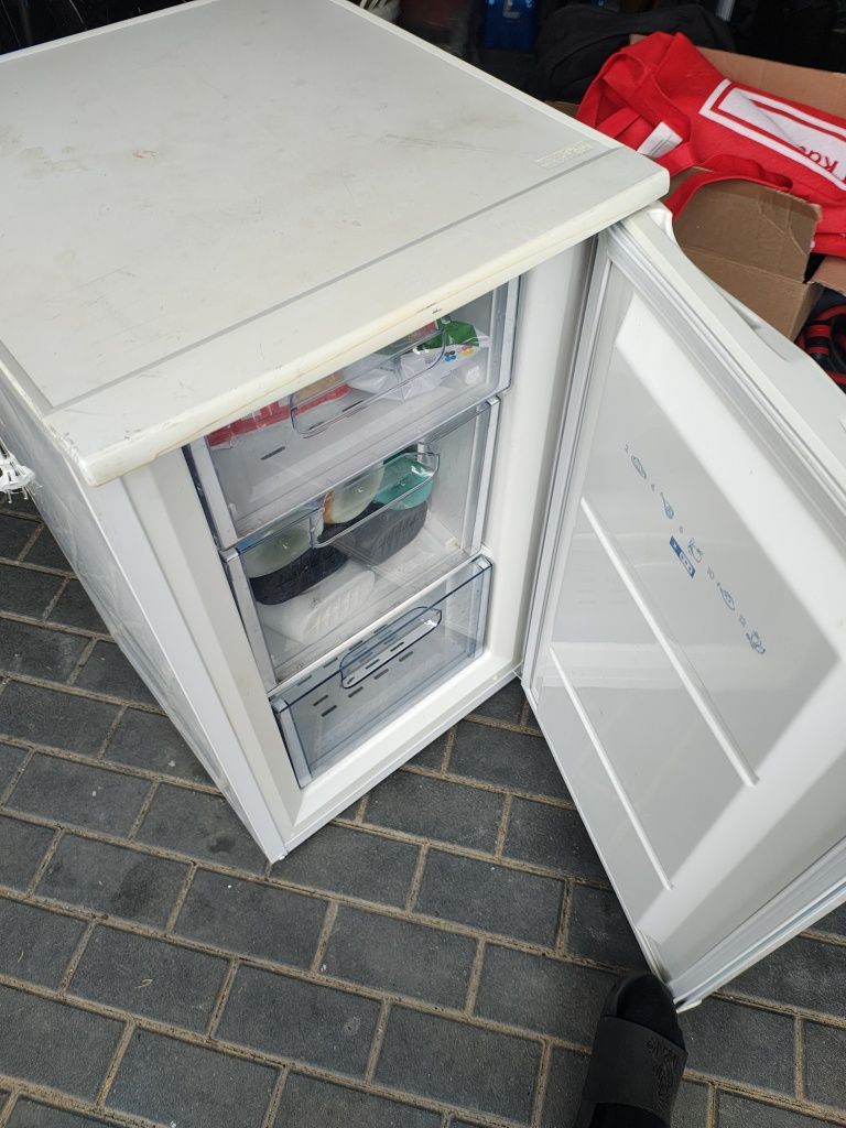 Sprzedam Zamrażarkę