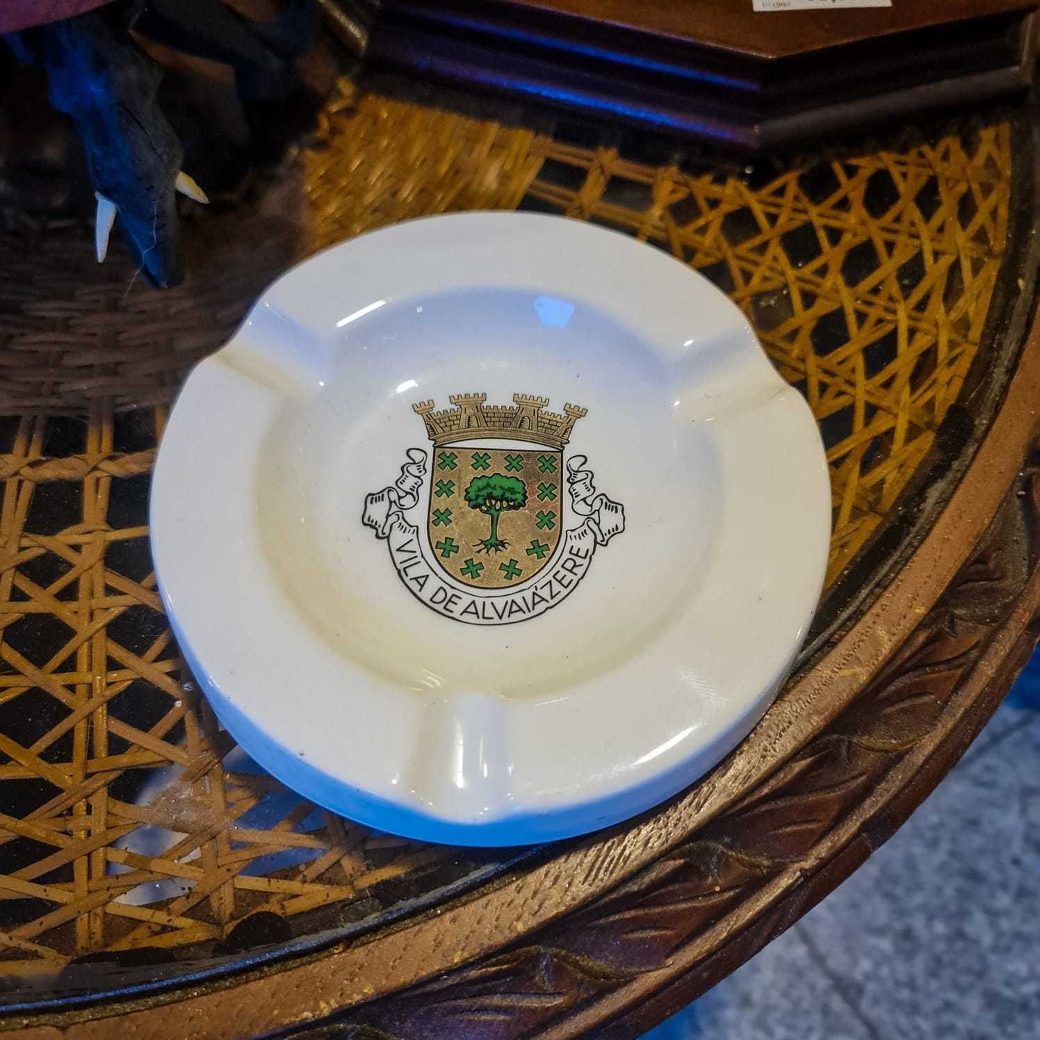 Cinzeiro Porcelana Brasão “Vila de Alvaiázere” – Peça de Coleção