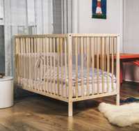 Łóżeczko dziecięce drewniane sosna 60x120 stan bdb, materac