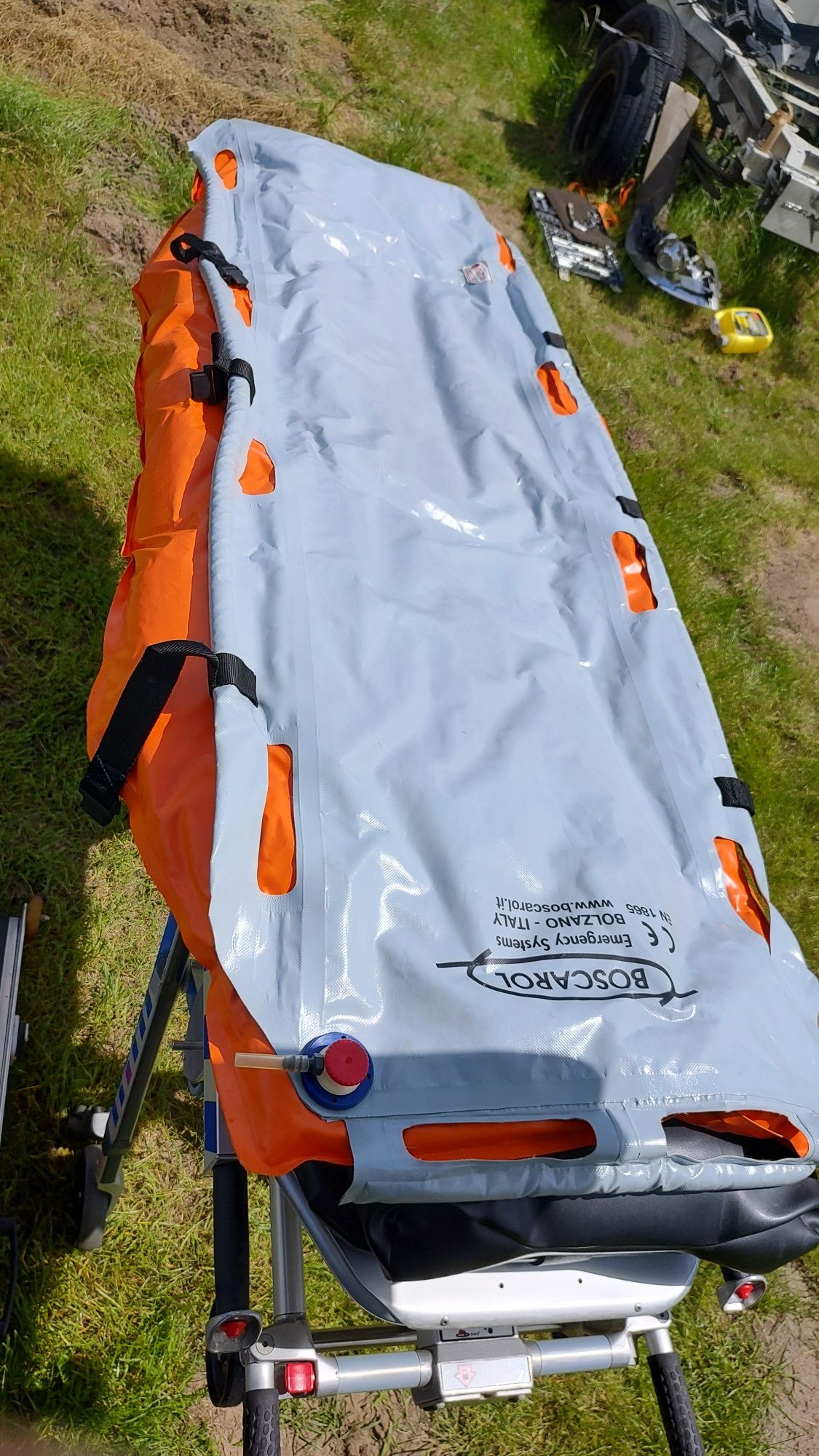 Materac próżniowy do unieruchomienia ambulans karetka Boscarol pompka