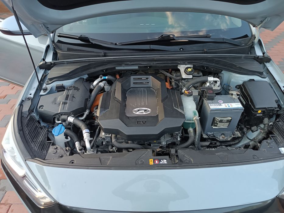 Hyundai Ioniq 28 кВ 12400$