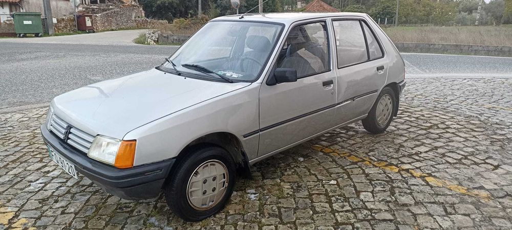 Peugeot 205 GR 1987 Clássico – 1 Dono, 99.000km, Impecável – Só 1250€!