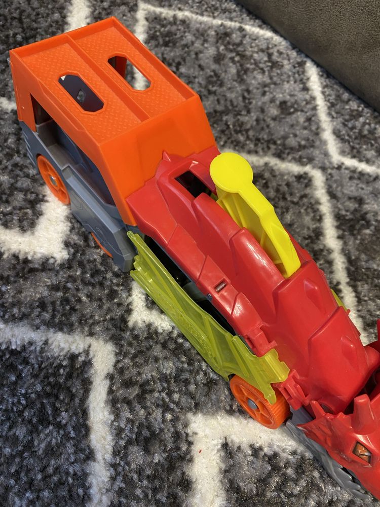 Hot wheels трек  паща дракона