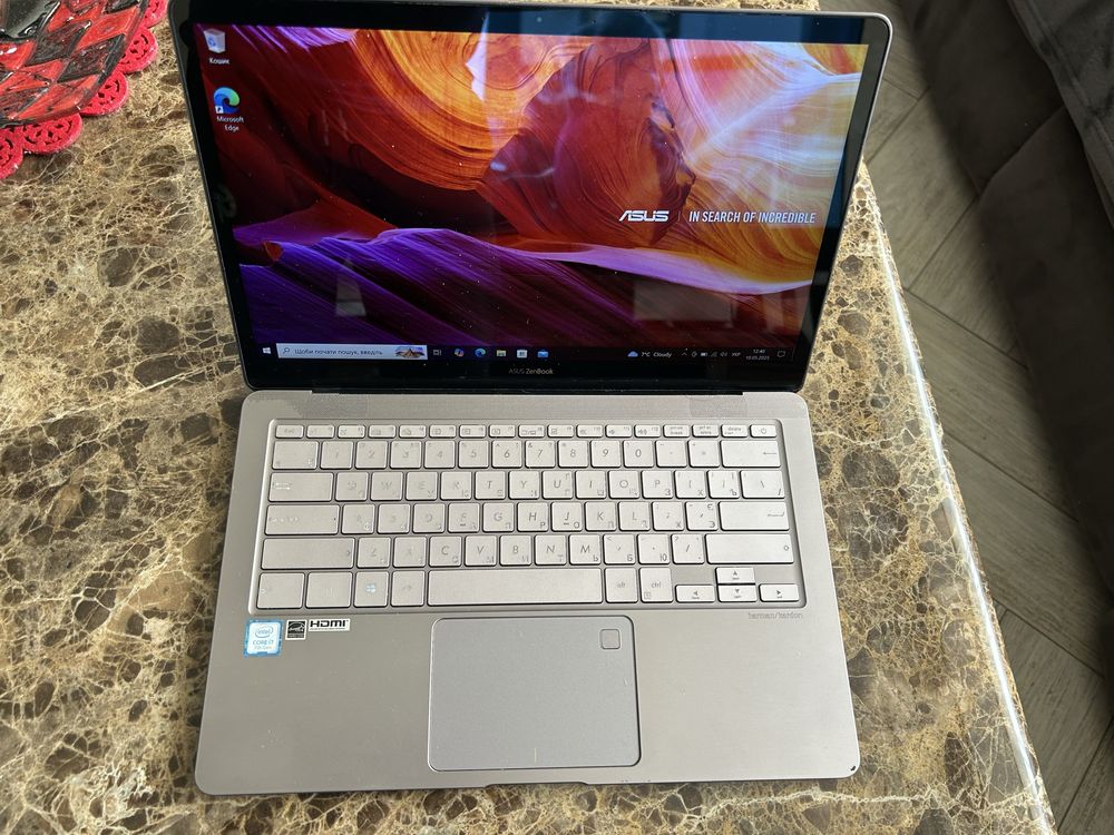 ASUS UX490UA  ультрабук