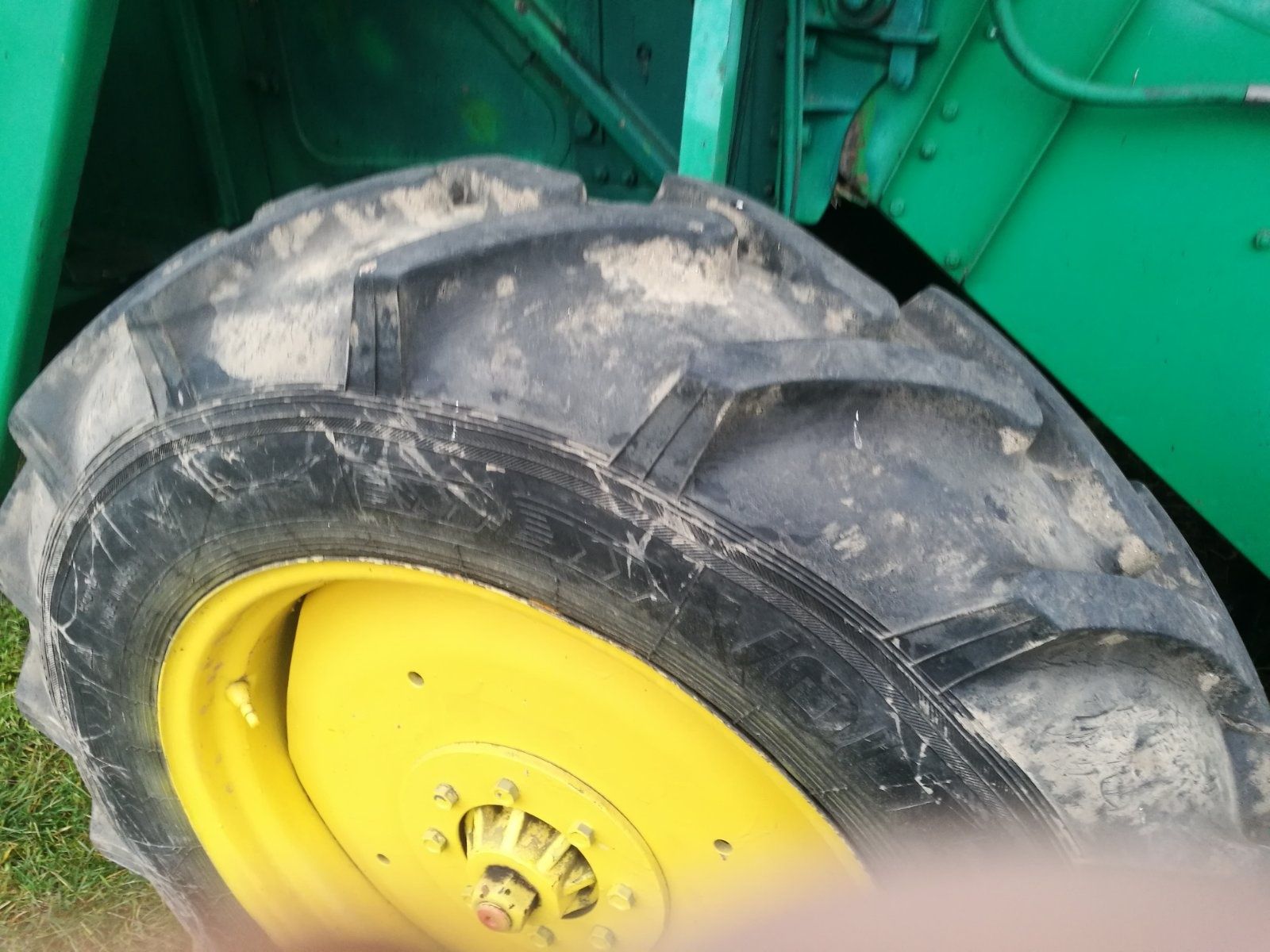 JOHN DEERE 935 комбайн