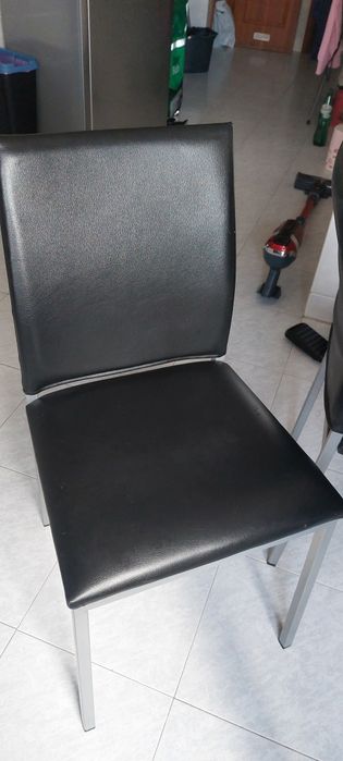 Mesa de cozinha e 4 cadeiras