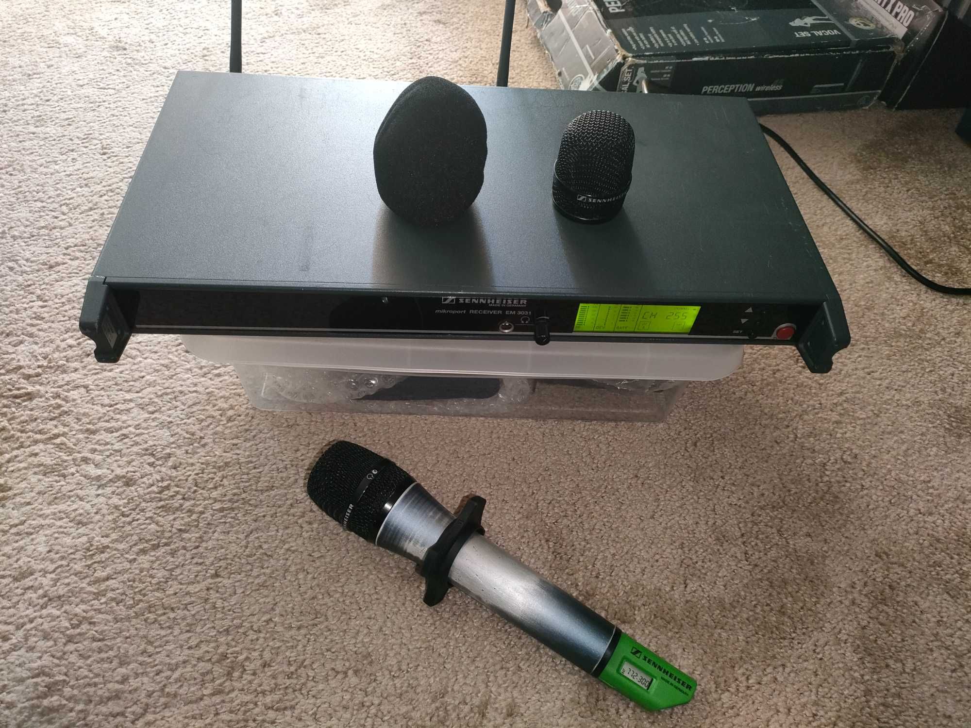 Mikrofon SENNHEISER SKM 3072-UX Nadajnik EM 3031-U Kapsuły ME 3005/ -E
