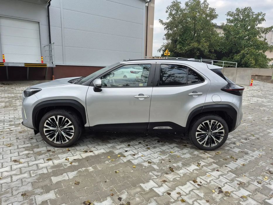 Toyota Yaris Cross REZERWACJA Executive Hybryda 4x4 polski salon FV23%