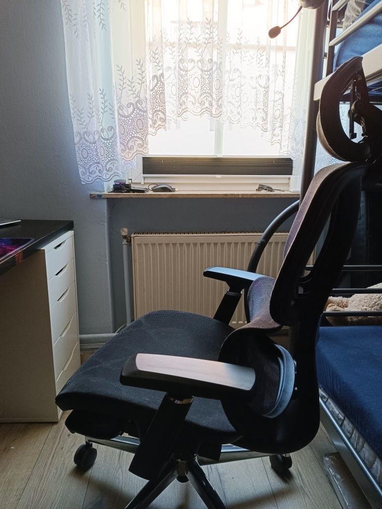 Ergonomiczny fotel biurowy