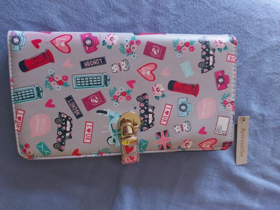 Carteira passaporte e bilhete avião/viagem