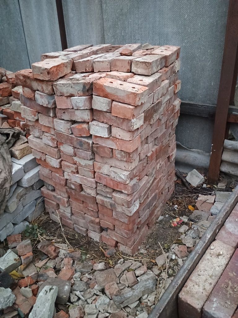 Кирпич белый полуторный и кислотоупорный