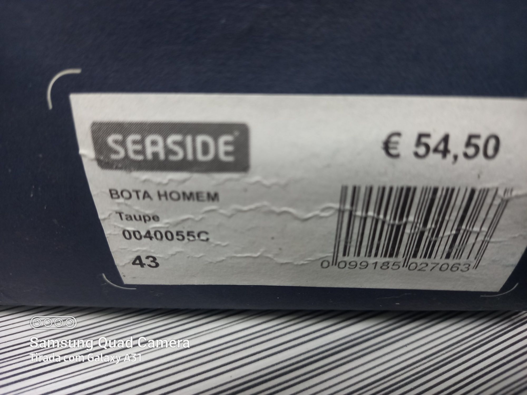 Botas de homem em pele
