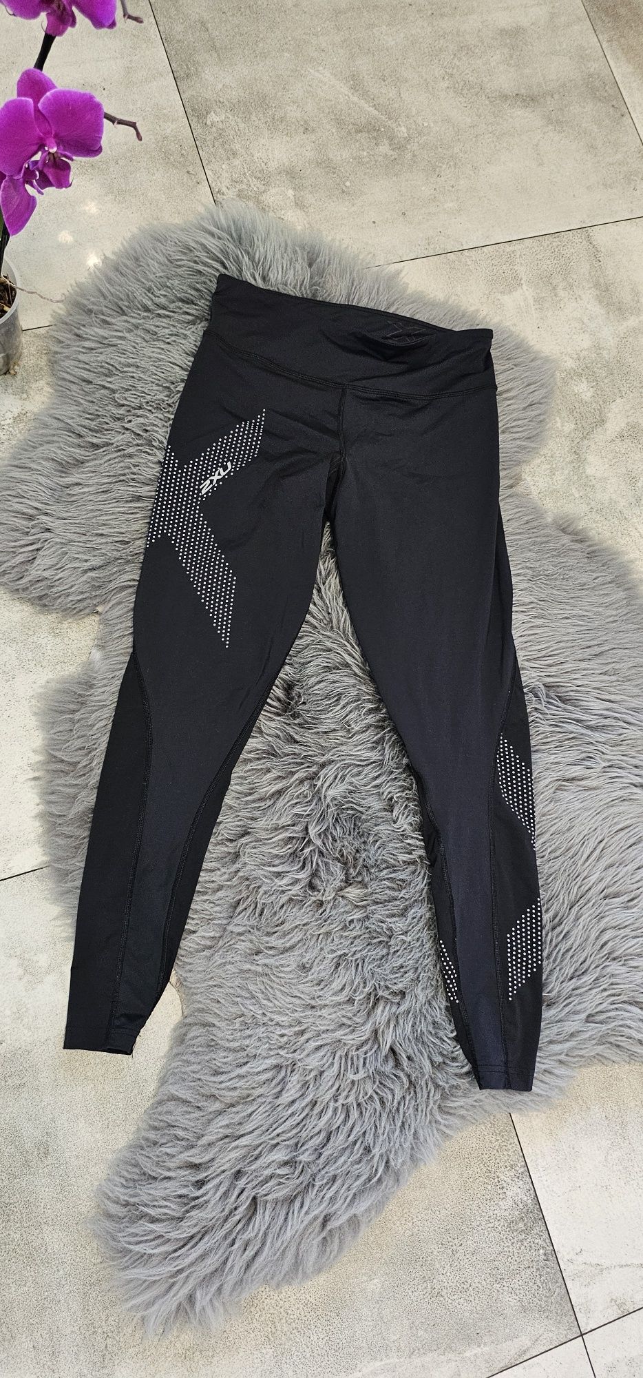 Legginsy getry 2xu czarne Rozmiar m 38