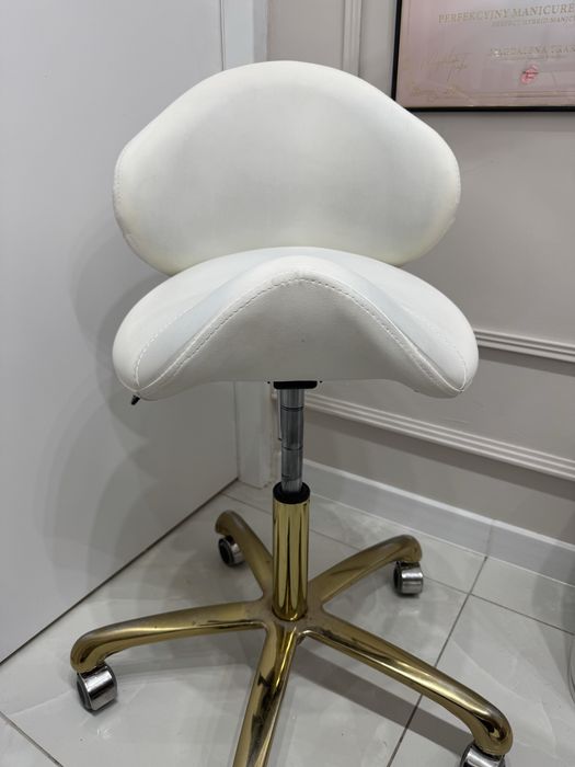 Taboret siodło z oparciem. 3 sztuki