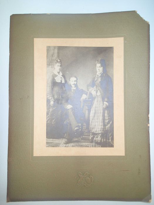 Fotografia antiga " Cavalheiro e Senhoras"