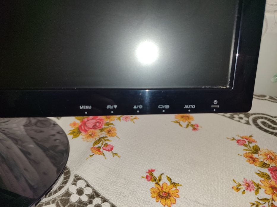 Монитор Samsung S24D300H
