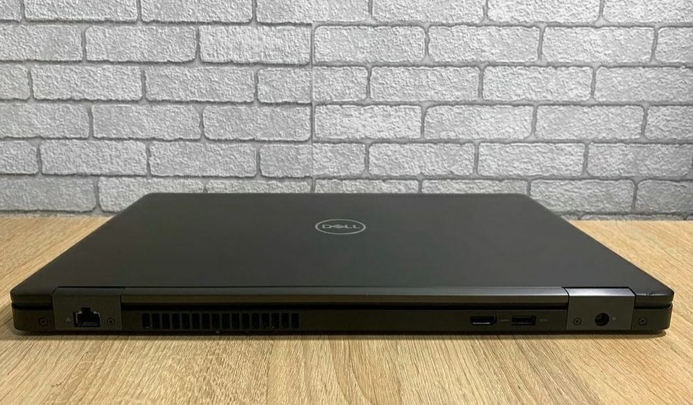 Ноутбук ігрового класу Dell Latitude 5580