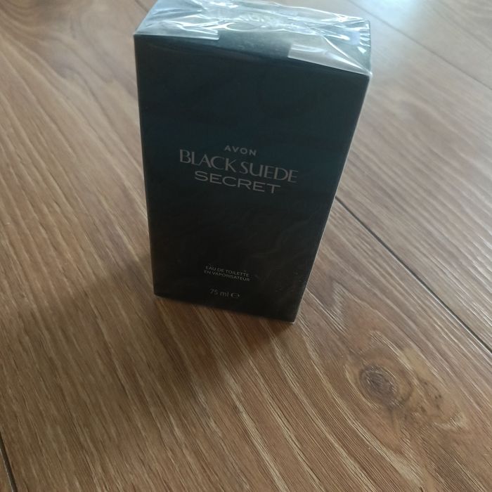 Woda toaletowa Blacka Suede Secret 75 ml