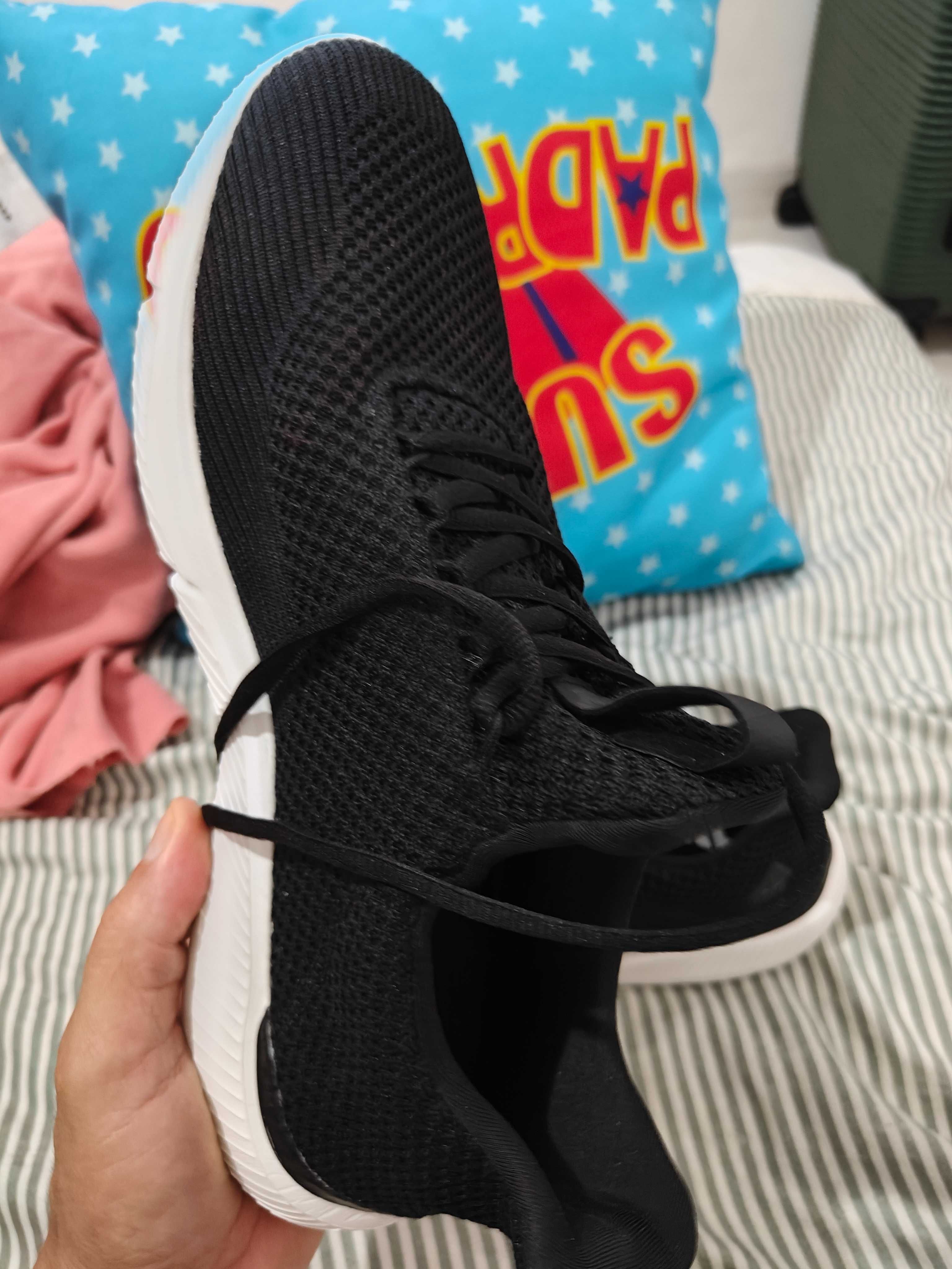 Sapatos novos, número do pé 45. Bom preço 15€ Perdido