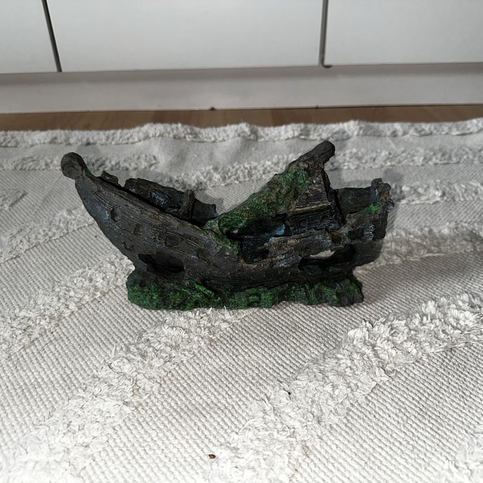 Dekoracja do akwarium – wrak statku