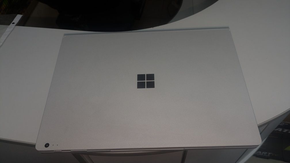 Microsoft Surface Book 3 13.5" i7 32/512 Nvidia GeForce 1650