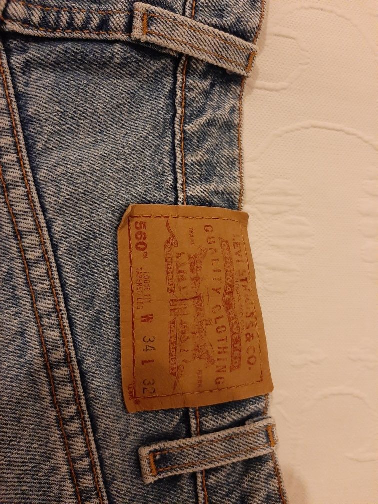Calças levis/ jeans