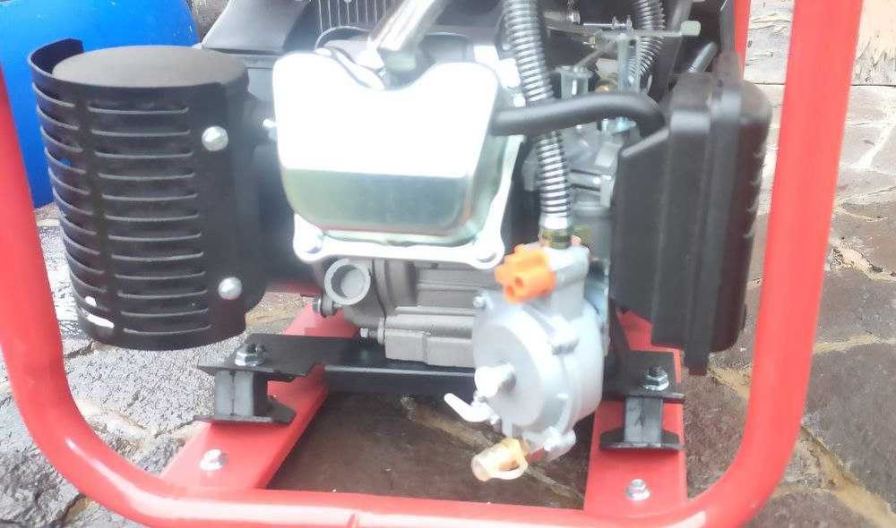 Бензиновый газовый генератор инверторный Einhell TC-IG 1100