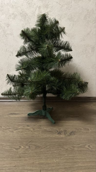 Продам сосну штучну 80см