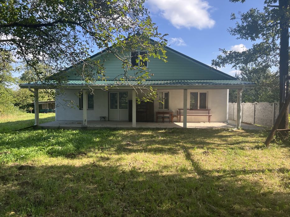 Продам будинок із сучасним ремонтом та меблями