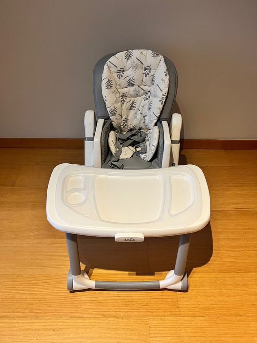 Cadeira JOIE de alimentação